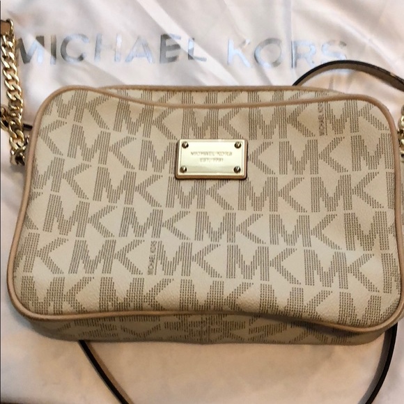 Mk crossbody - Picture 2 of 4